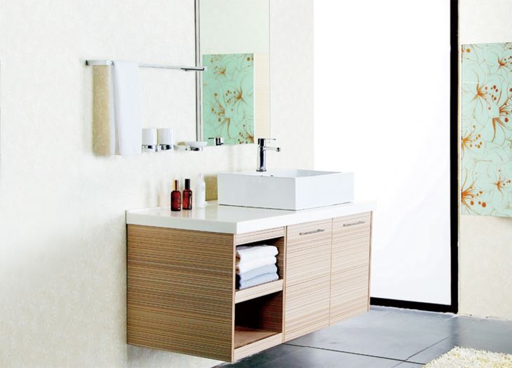 小さなバスルーム収納キャビネット